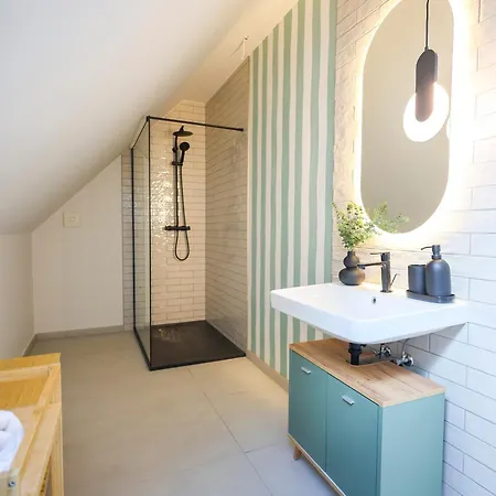 Pipacs Es Buborek 벌러토누드버리