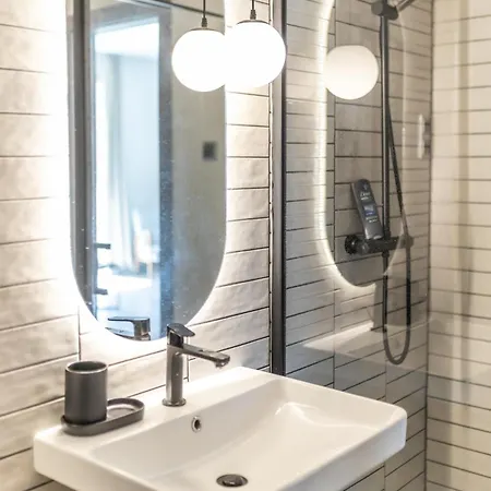 아파트 Pipacs Es Buborek 벌러토누드버리