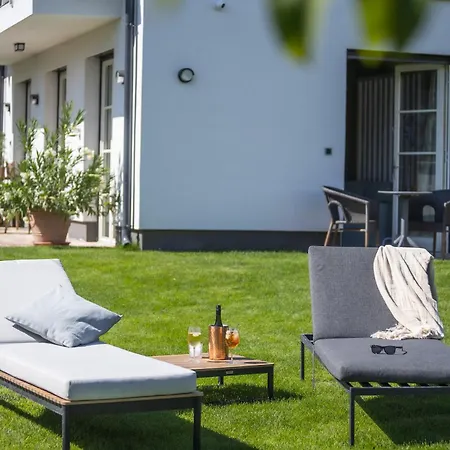 Pipacs Es Buborek * 벌러토누드버리